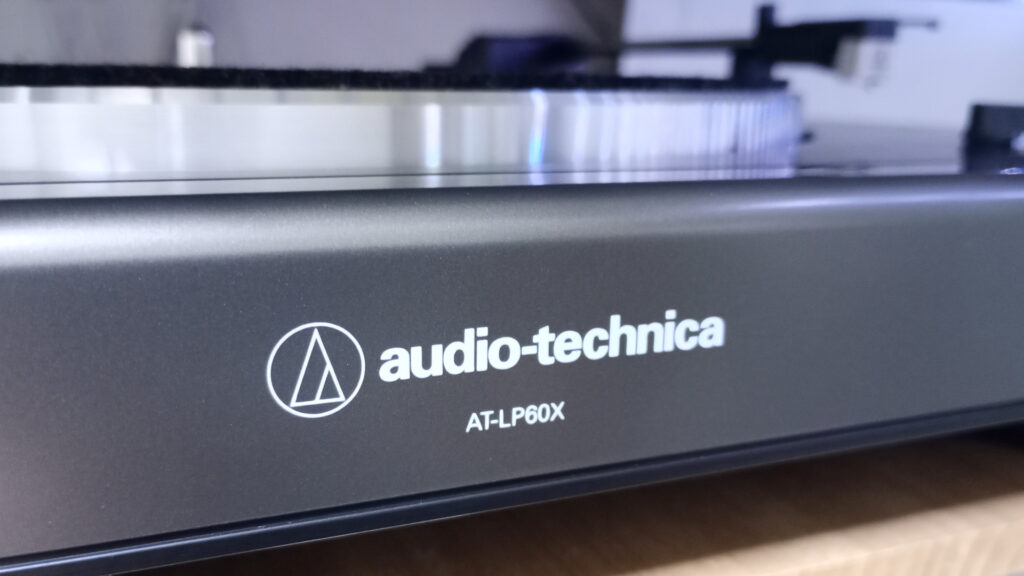 人気のaudio-technica 製レコードプレーヤー AT-LP60X