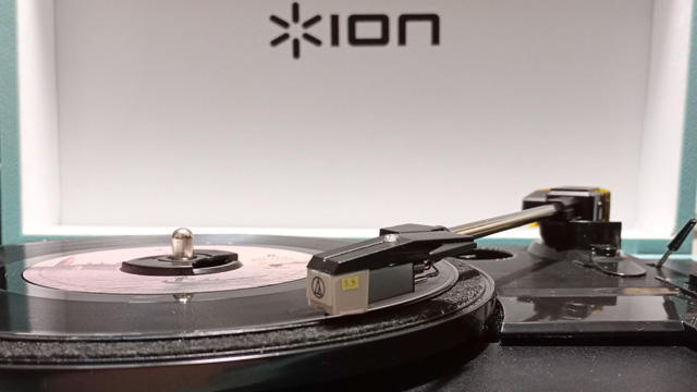 改造後の ION AUDIO Vinyl Transport