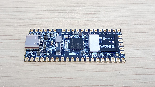 マイクロSDカードをMilk-V Duo に挿入した